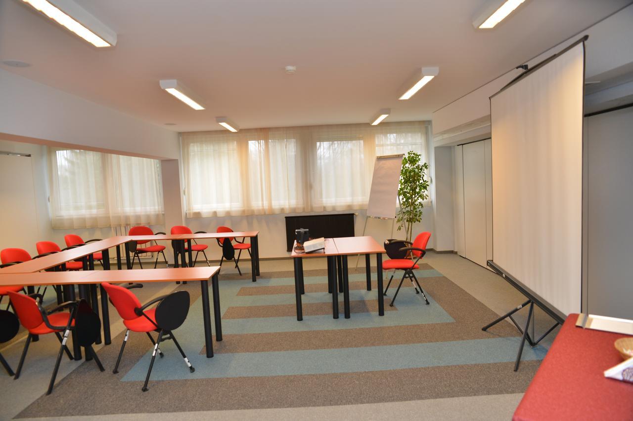 Otp Hotel Budapest Luaran gambar