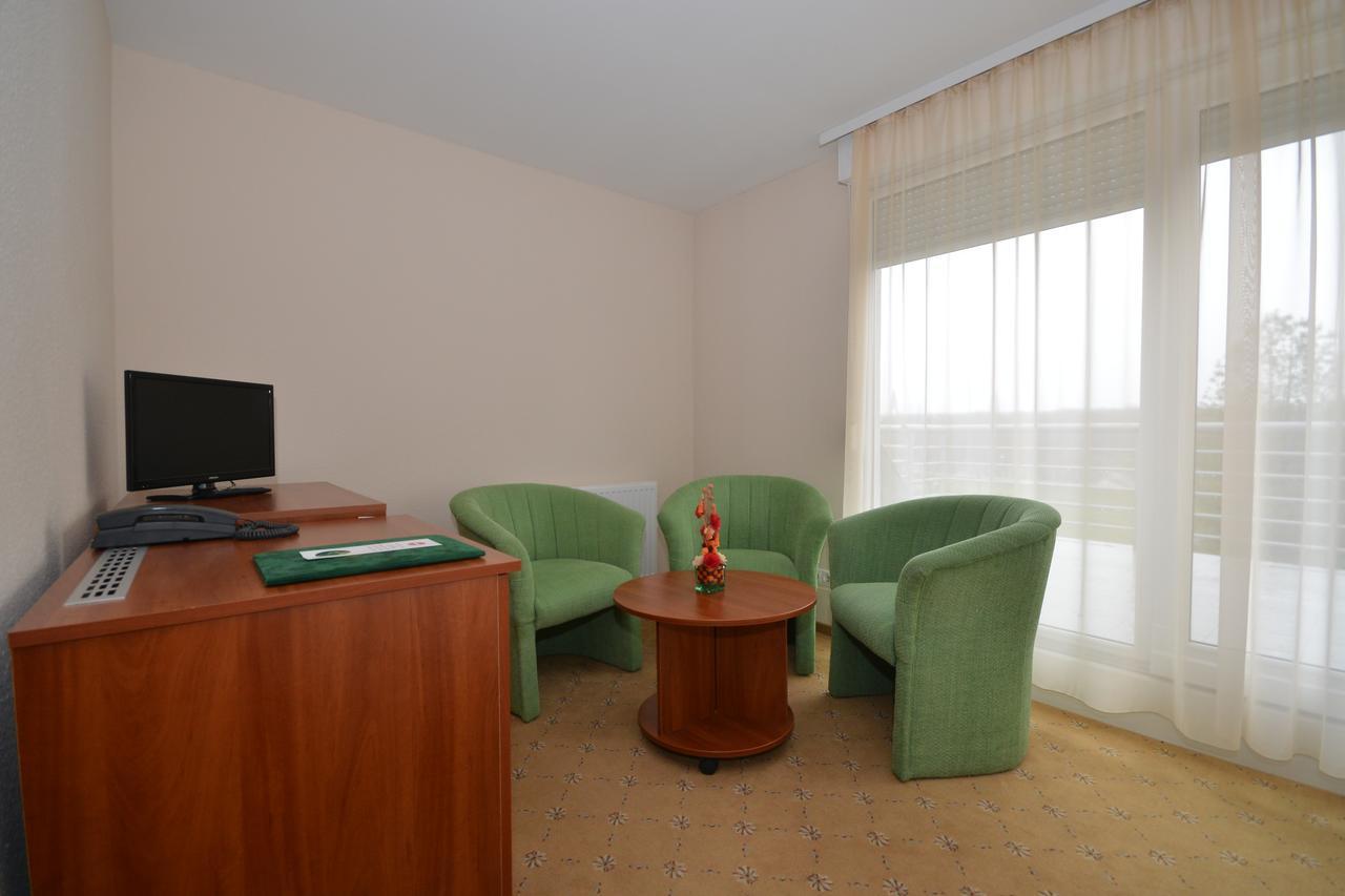 Otp Hotel Budapest Luaran gambar