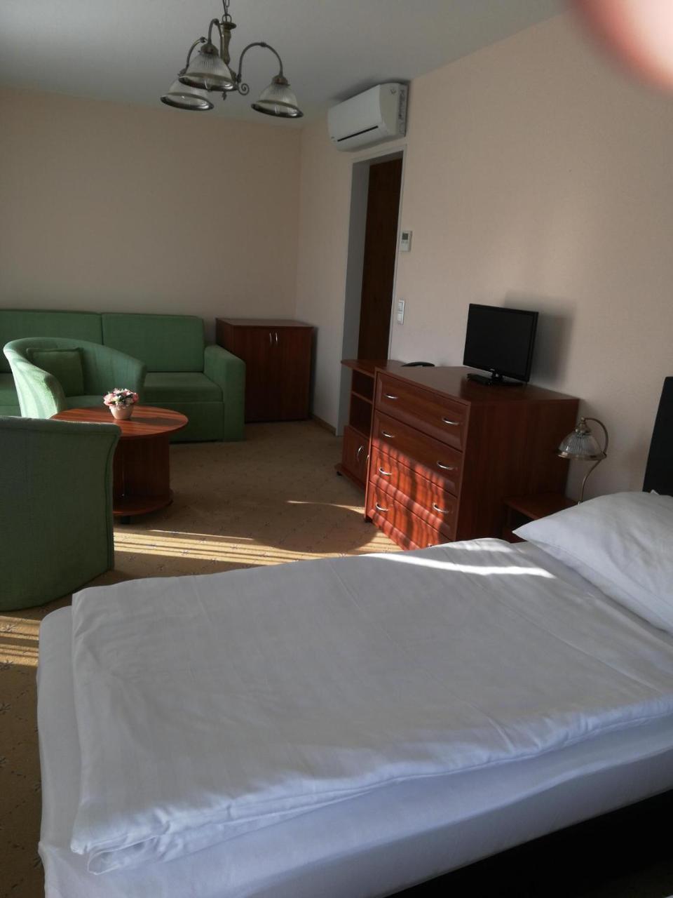Otp Hotel Budapest Luaran gambar